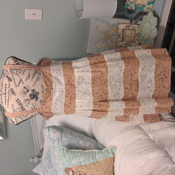 Ann Taylor LOFT, eyelet dress, size 12. - Picture 5 of 14